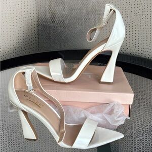 Glaze Women's white curved  Heels with Ankle Strap size 8 NWOT